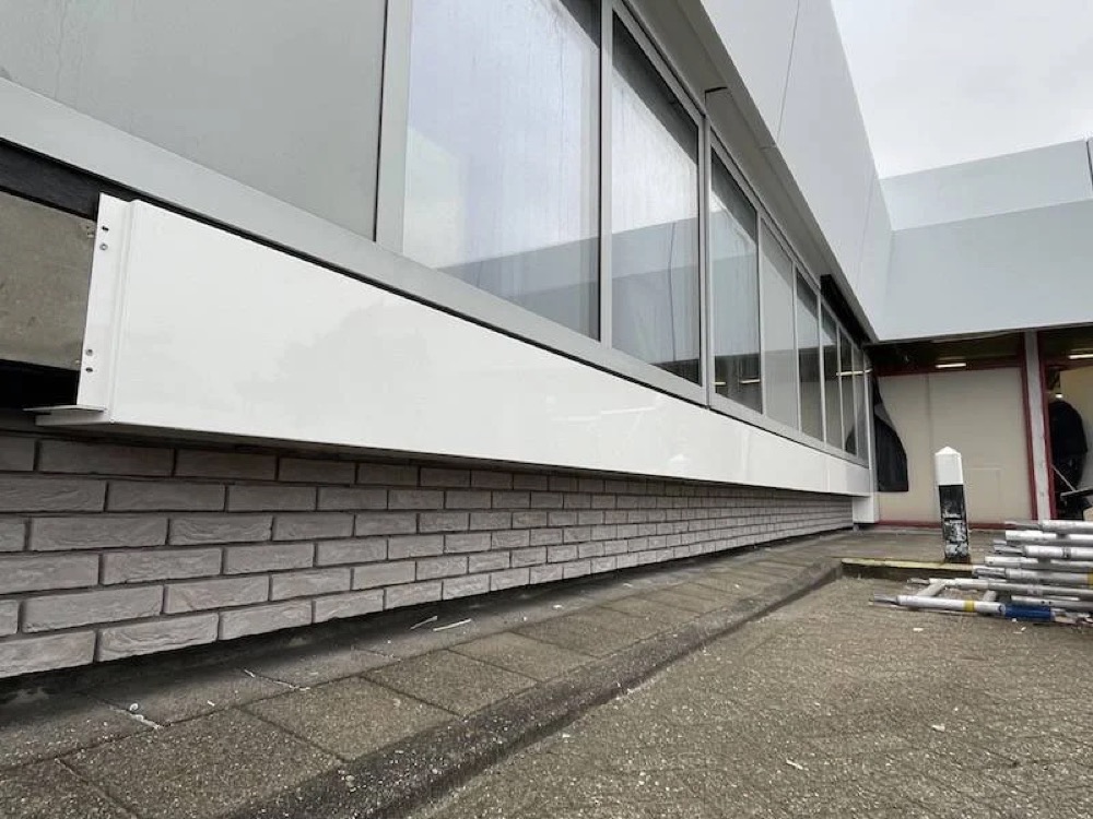 Detail van de steenstrips-mock-up voor het Noordwest Ziekenhuis Den Helder